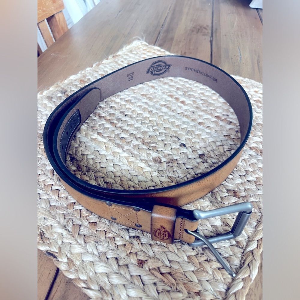Dickies Tan Classic Belt; Brand New! Size 36
NWOT!
